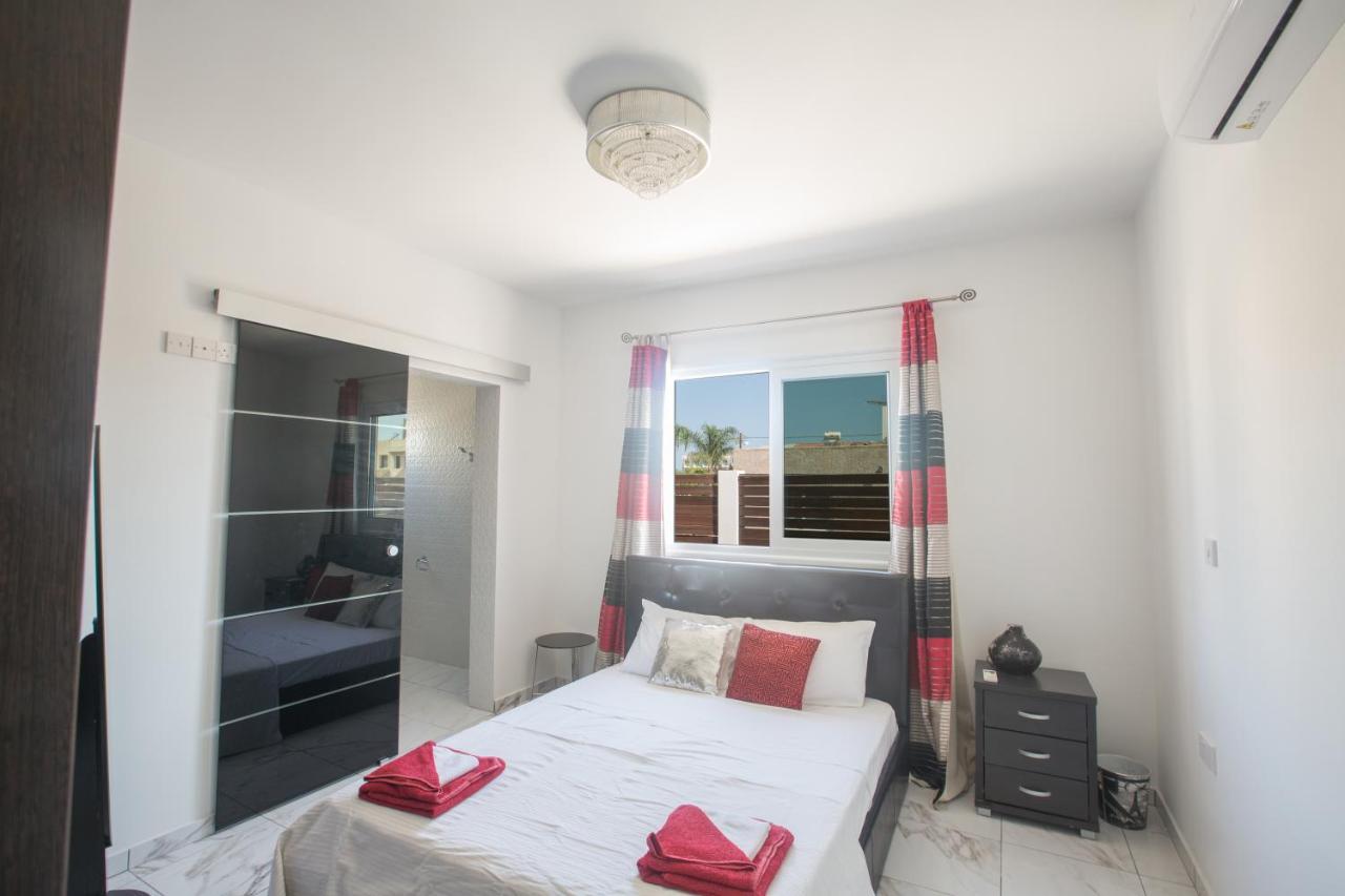 Broadway Villas Protaras Exterior photo