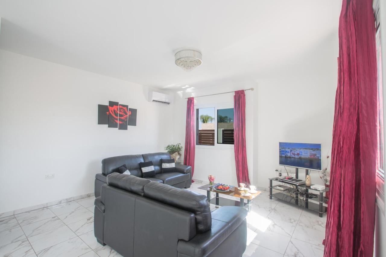 Broadway Villas Protaras Exterior photo